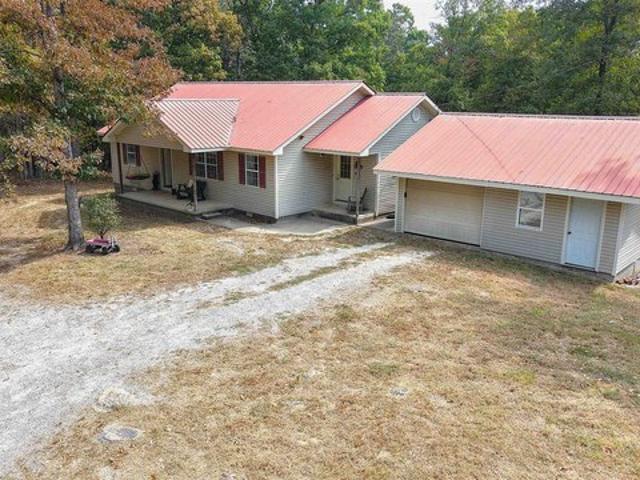 House for sale in Melbourne, Izard County