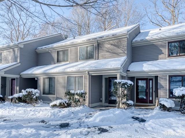Townhouse for sale in Winchester Center, Connecticut