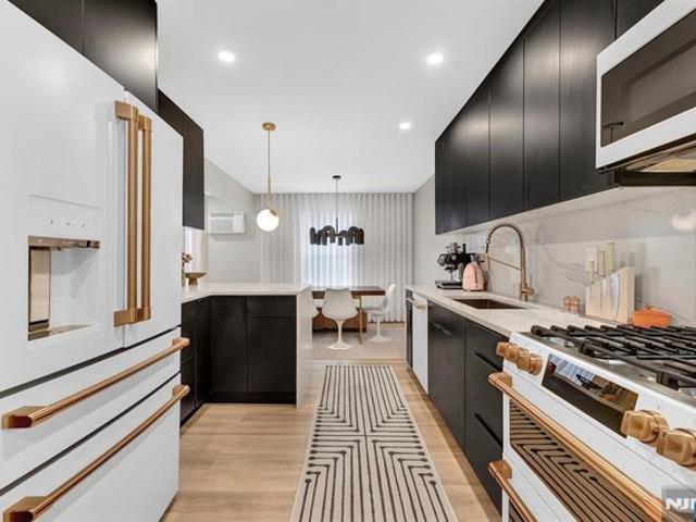 Condo for sale in Hudson, New Jersey