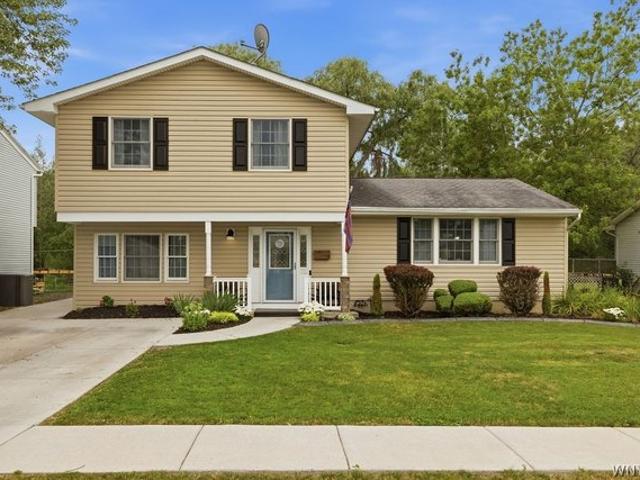 House for sale in Bowmansville, New York