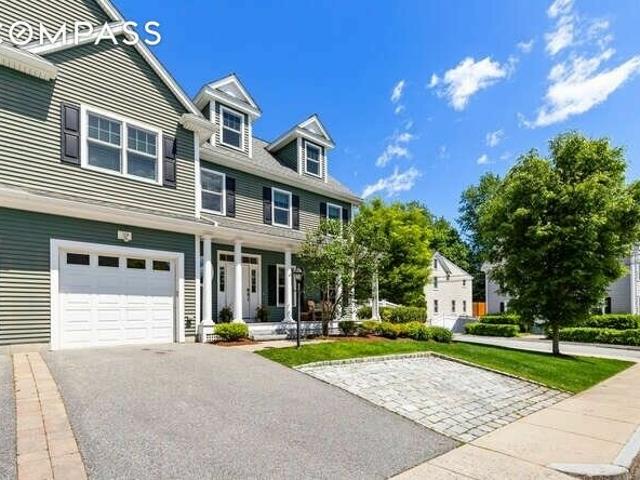 Townhouse for sale in Winchester