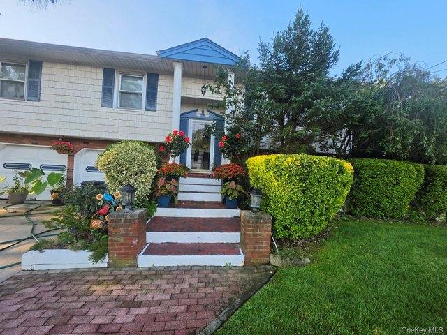 House for sale in Centereach, New York
