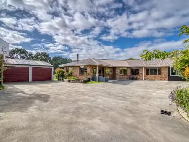 House for sale in Otakou