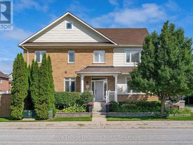 Townhouse for sale in Collingwood, Ontario