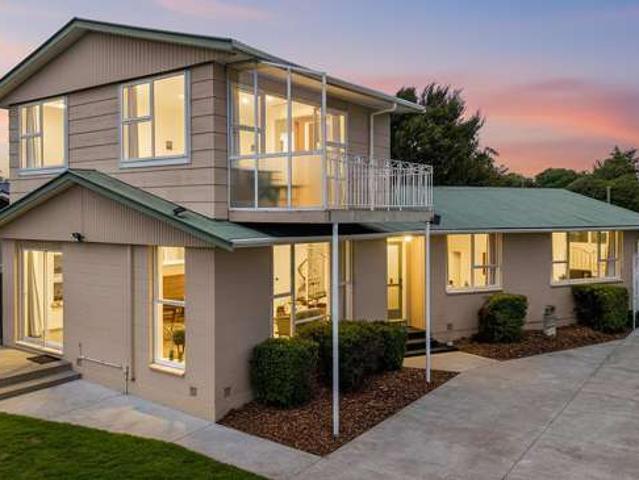 House for sale in Chaslands, Canterbury