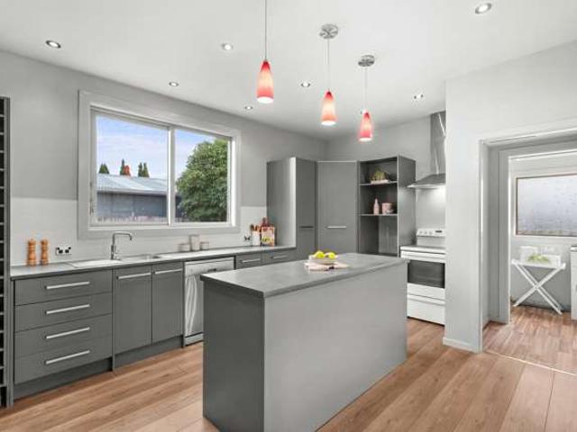 House for sale in Chaslands, Canterbury