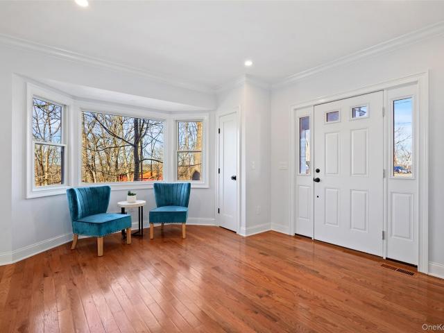 House for sale in Baldwin Place, New York