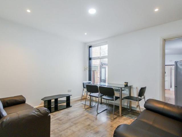 Room for rent in Stirchley, Birmingham