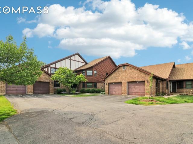 Townhouse for sale in Lake Zurich