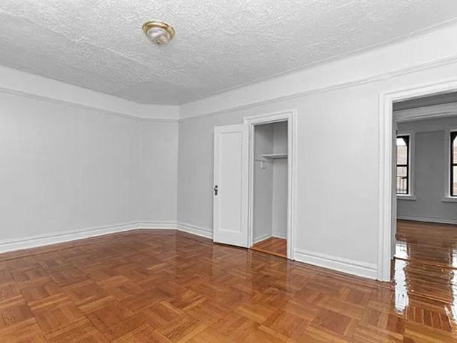 Apartment for rent in Arverne, New York