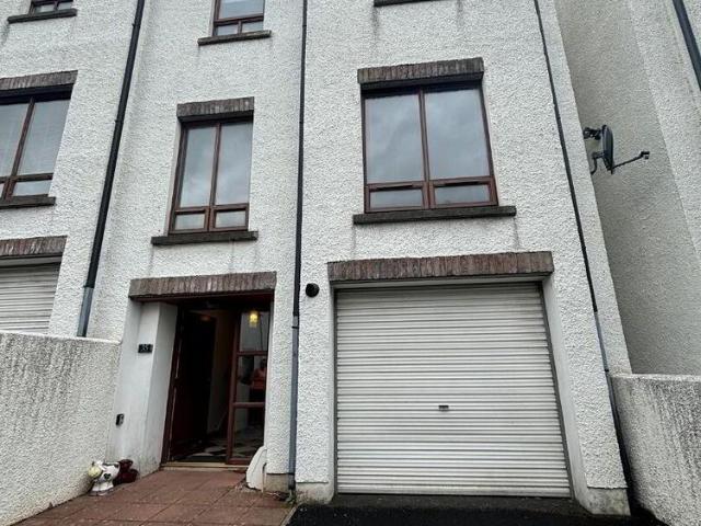 Townhouse for rent in Ballycastle