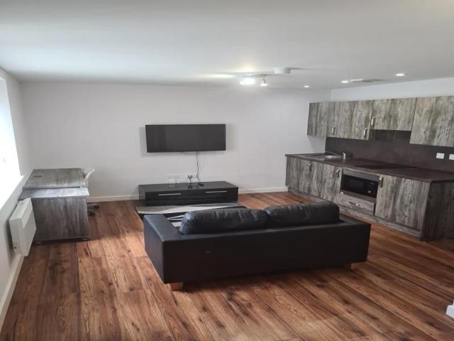 Room for rent in St Matthew's, Old Wharf