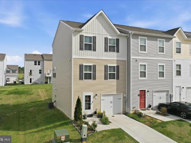 Townhouse for sale in Hedgesville, West Virginia