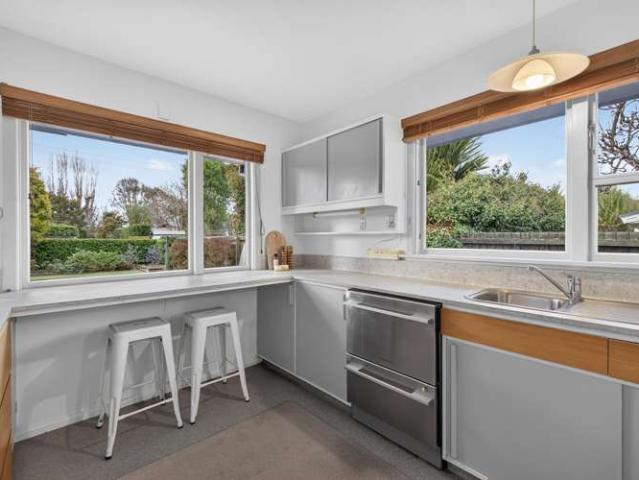 House for sale in Chaslands, Canterbury