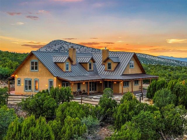 House for sale in Cerrillos, New Mexico