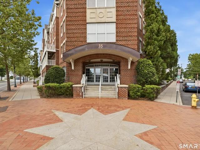 Condo for sale in Cos Cob, Connecticut