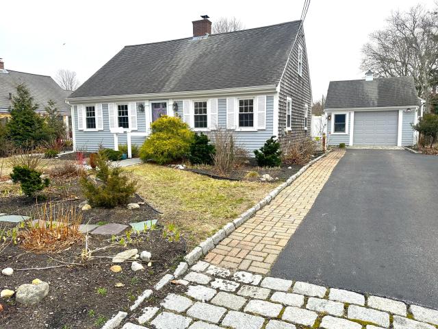 House for sale in Hyannis, Hyannis