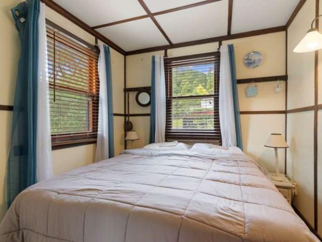 House for sale in Huia