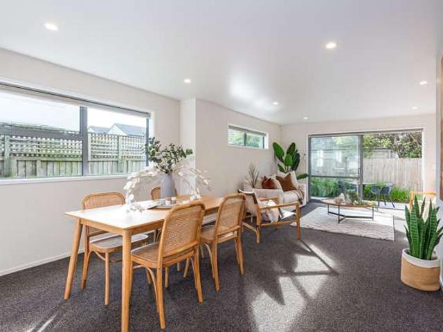 Townhouse for rent in Edgeware, Canterbury