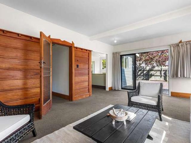 House for sale in Chaslands, Canterbury