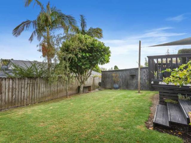 House for sale in Oratia