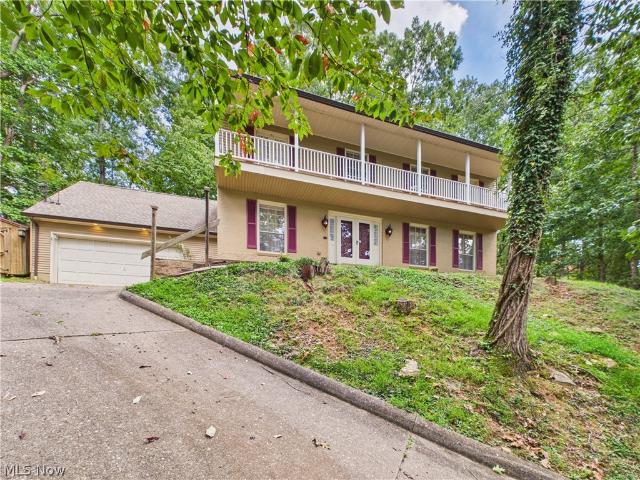 House for sale in Woodland Park, Parkersburg