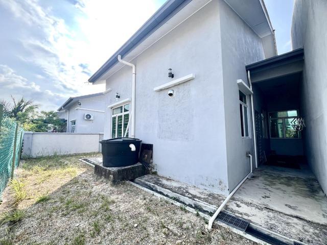 Terraced House for sale in Malaka