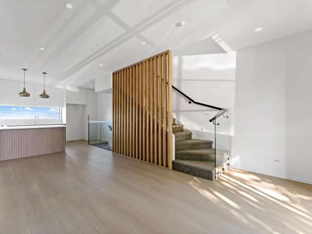 Townhouse for sale in Royal Oak