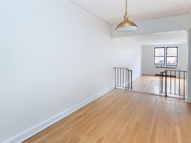 Property for sale in The Bronx, Arverne