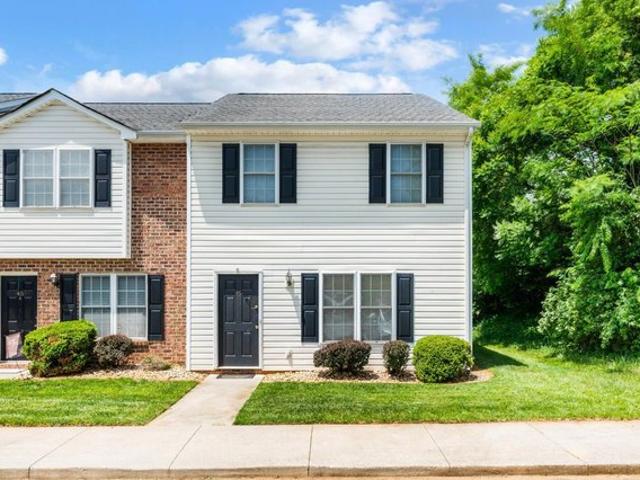 Townhouse for sale in Virginia