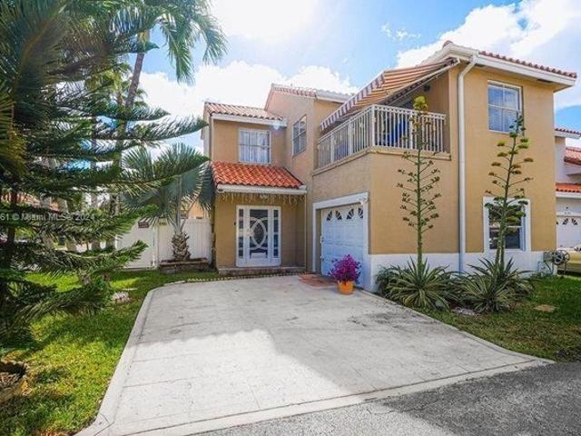 Townhouse for sale in Hollywood, Florida