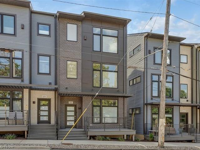Townhouse for sale in Cleveland, Ohio