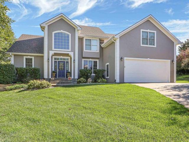 House for sale in Manhattan, Riley County
