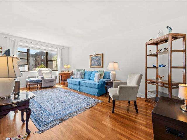 Property for sale in The Bronx, Arverne