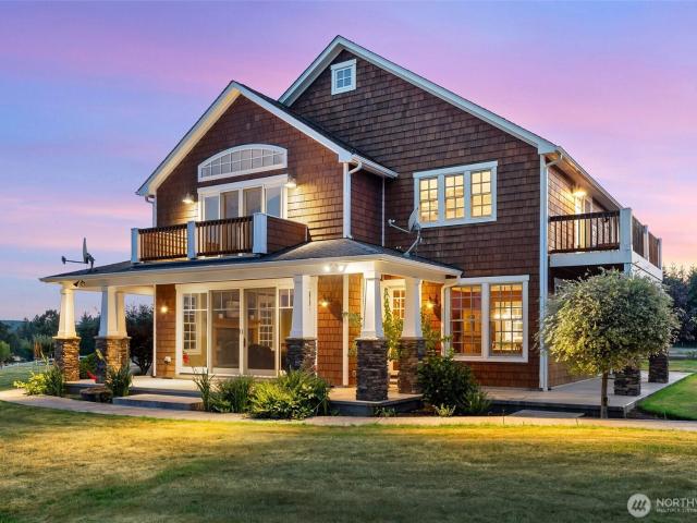 House for sale in Castle Rock, Washington