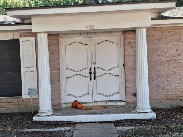 House for sale in Kirby, Texas