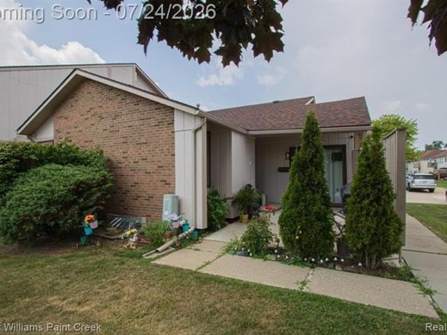 Condo for sale in Clinton Township, Michigan