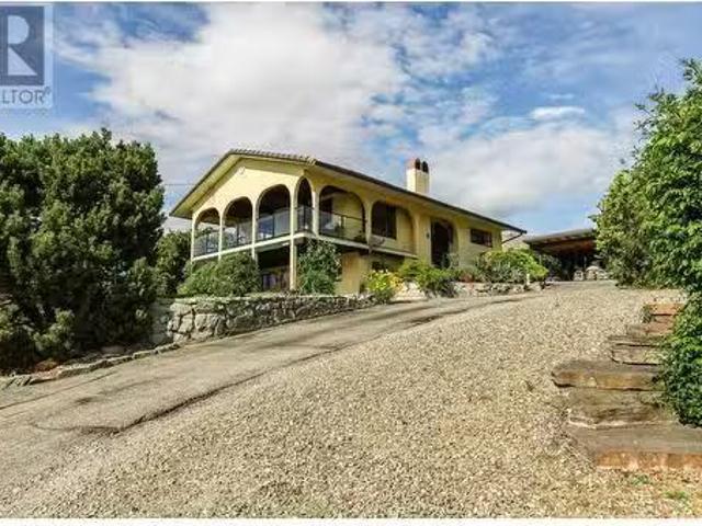 House for sale in Osoyoos