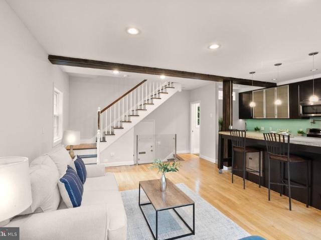 Condo for sale in Charles Barrett, Alexandria