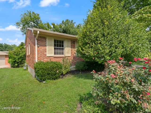 House for sale in Jeffersontown, Kentucky