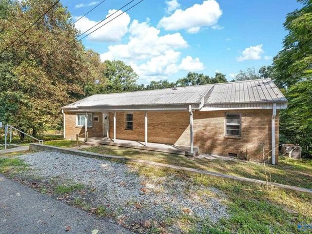 House for sale in Guntersville, Alabama