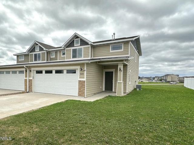 Townhouse for sale in Watford City, North Dakota