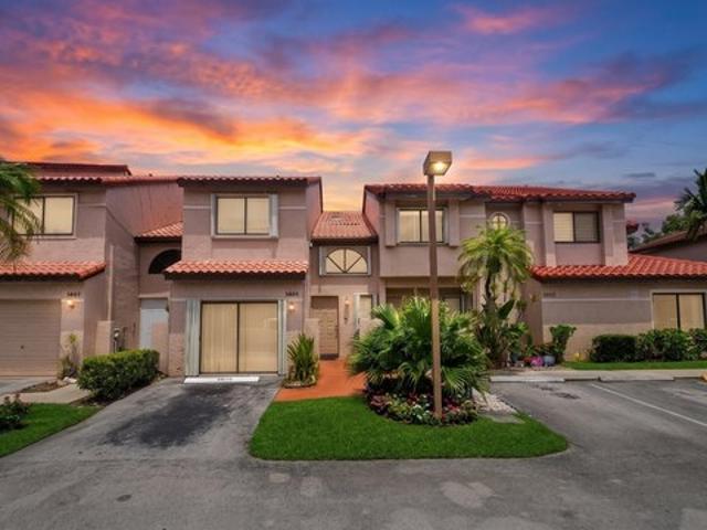 Townhouse for sale in Lauderhill, Broward County