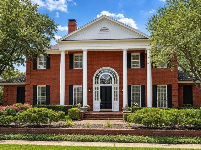 House for sale in Farmers Branch, Texas