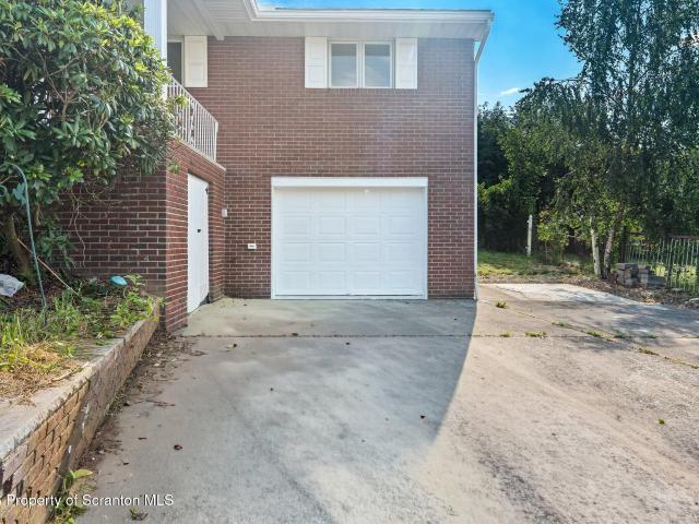 House for sale in Moosic, Pennsylvania