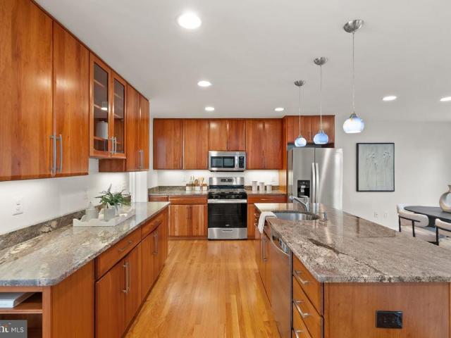 House for sale in Old Lee Hills, Fairfax