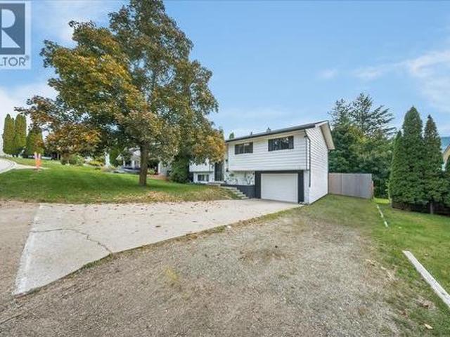 House for sale in Castlegar, Regional District of Central Kootenay