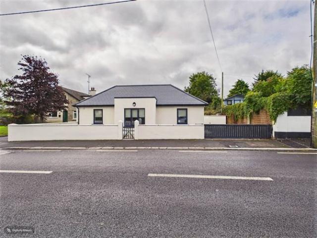 Detached House for sale in Tuam, Connacht