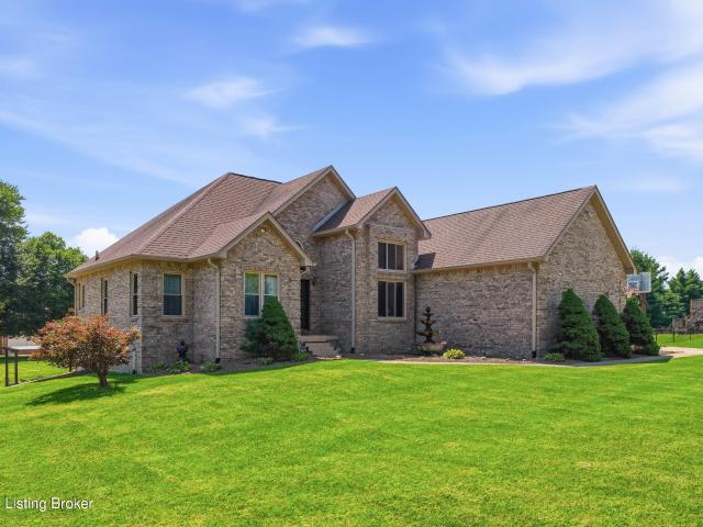 House for sale in Shepherdsville, Kentucky