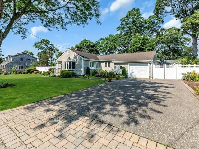 House for sale in Bohemia, New York